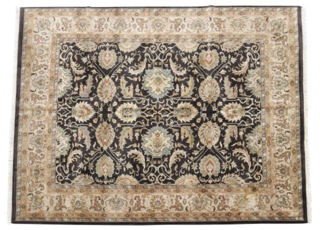 HAND-TIED AGRA RUG, INDIA, 9'11"