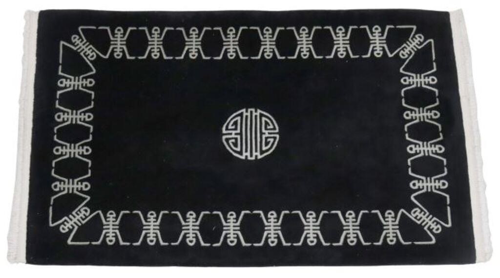 HAND-TIED CHINESE SHOU RUG, 6'2"