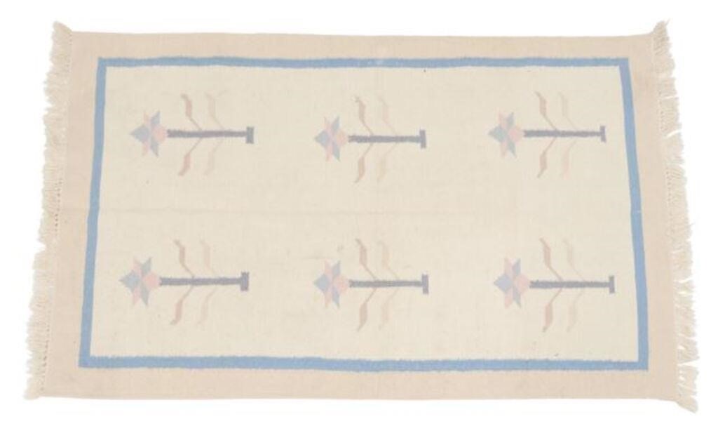 HAND-TIED DHURRIE RUG, INDIA, 4'10"