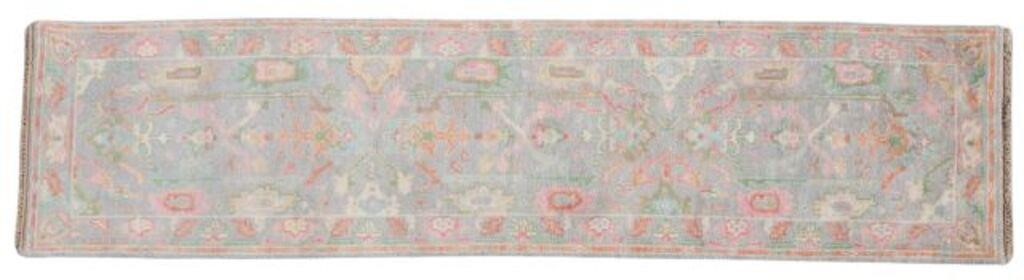 HAND-TIED INDO-OUSHAK RUNNER, 10' X