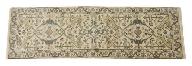 HAND-TIED INDO OUSHAK RUNNER, 8'