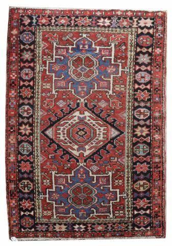 HAND-TIED PERSIAN HERIZ RUG, 4'5" X