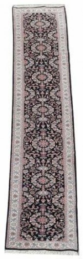 HAND-TIED PERSIAN KASHAN RUNNE