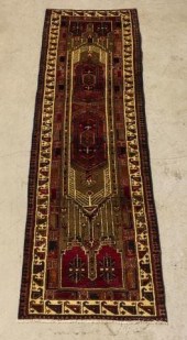 HAND-TIED PERSIAN MESHKIN RUNN