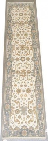 HAND-TIED PERSIAN OUSHAK FLOOR
