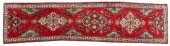 HAND-TIED PERSIAN SAROUK RUNNE