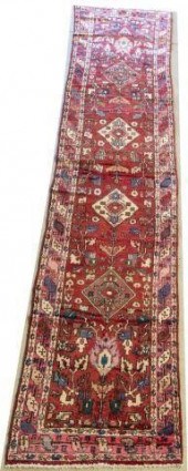 HAND-TIED PERSIAN SAROUK RUNNE