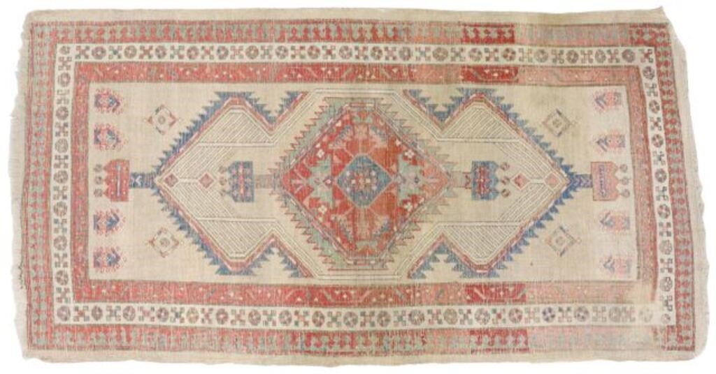 HAND-TIED PERSIAN SERAB RUG, 5'6" X