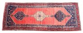 HAND-TIED PERSIAN SERAPI RUNNE