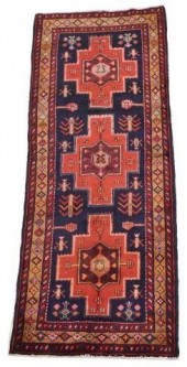 HAND-TIED PERSIAN SERAPI RUNNE