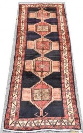 HAND-TIED PERSIAN SERAPI RUNNE