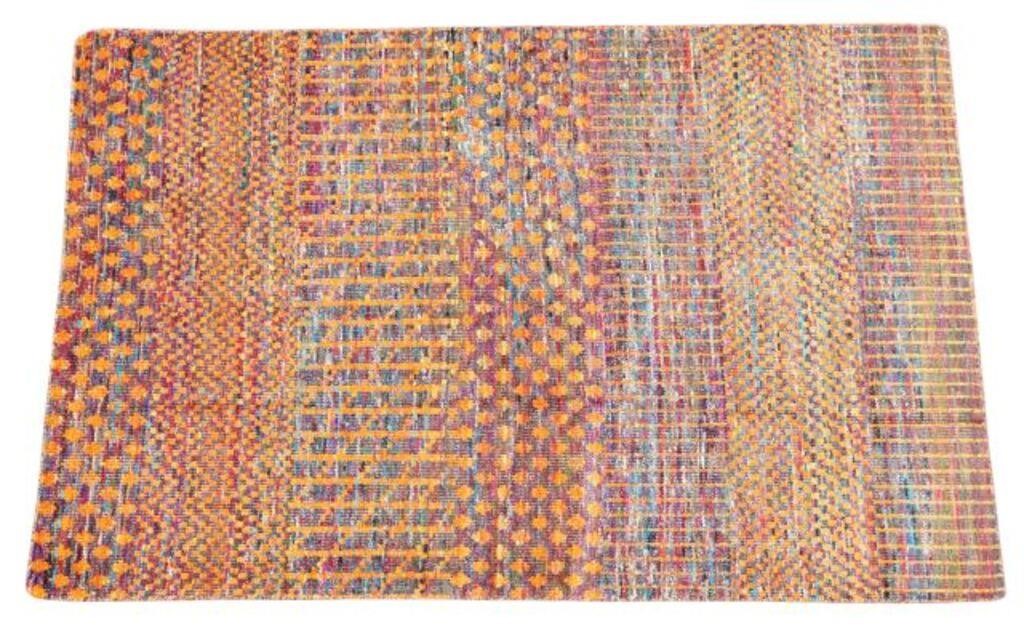 HAND-TIED RUG, INDIA, 7'10" X