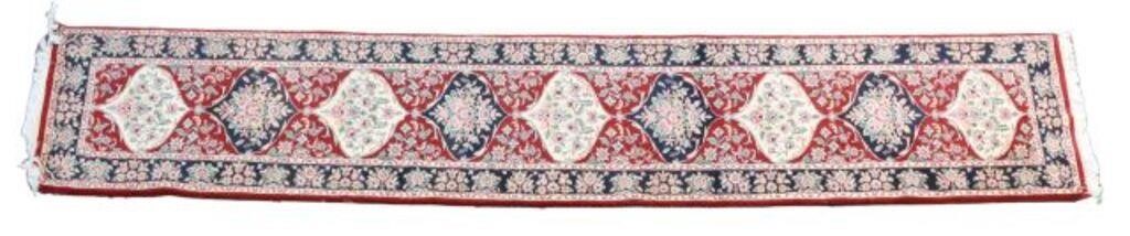 HAND-TIED SAROUK RUNNER, INDIA,