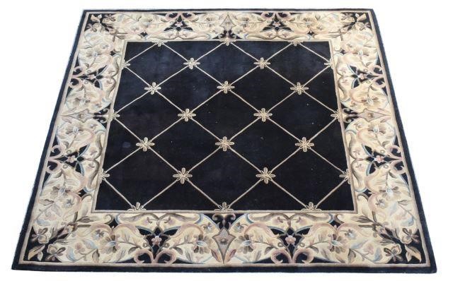 HAND-TUFTED RUG, 7'1" X
