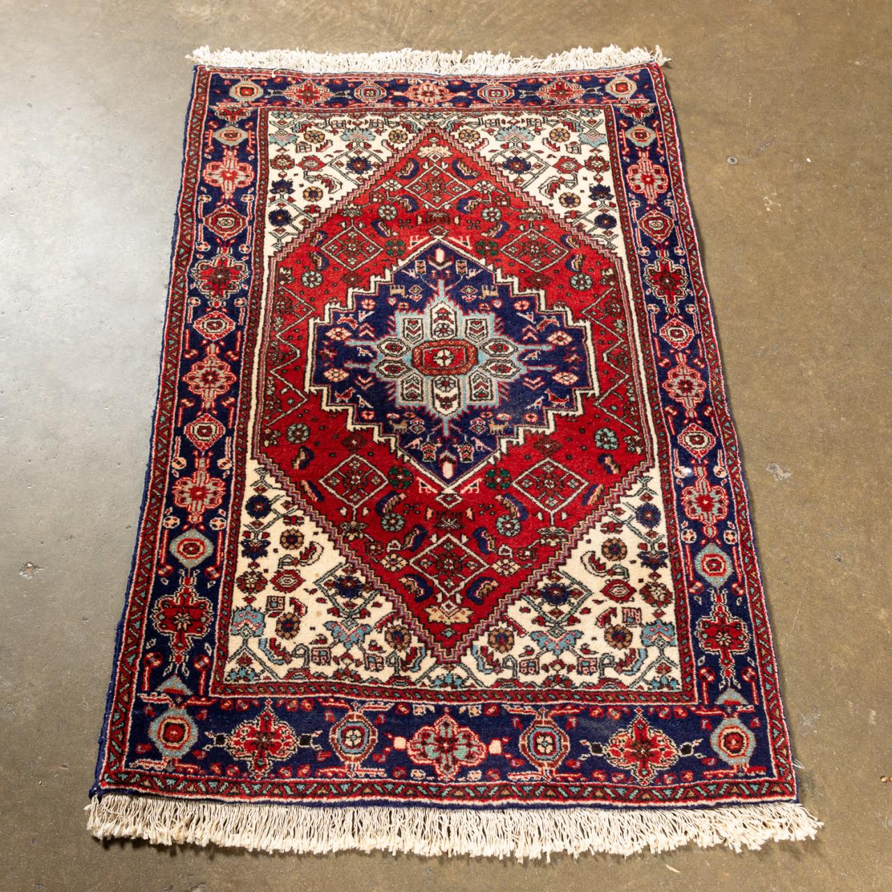 HAND WOVEN BIDJAR RUG, 2'8" X 4'