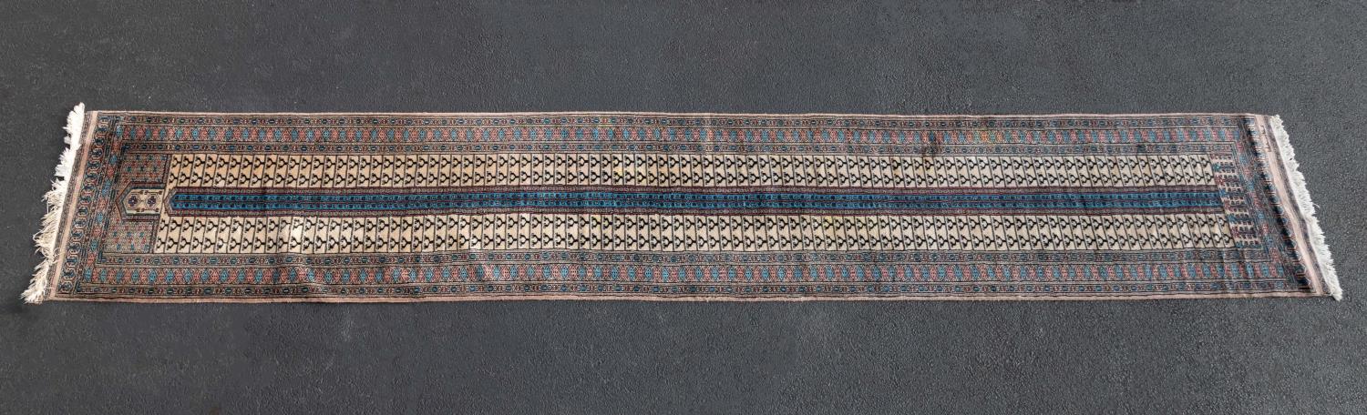 HAND WOVEN BOKHARA RUNNER RUG, 2'8"