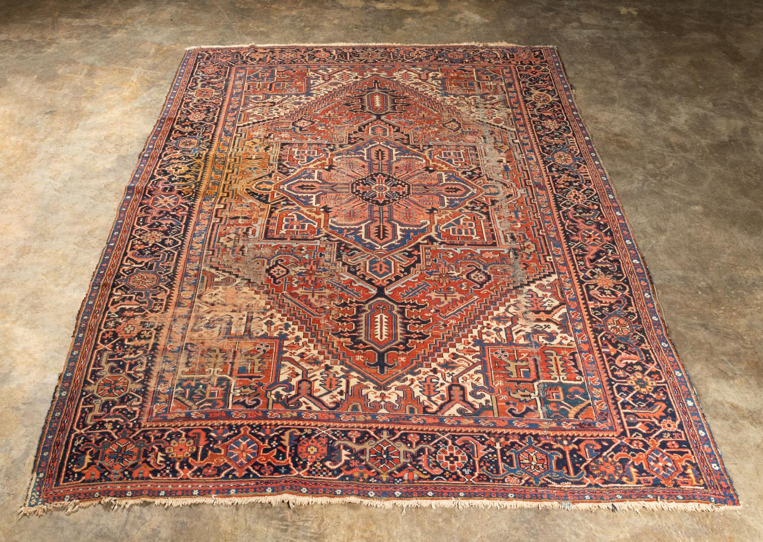 HAND-WOVEN HERIZ RUG Iran.