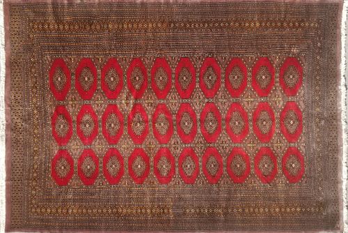 HAND WOVEN WOOL BOKARA CARPETHand