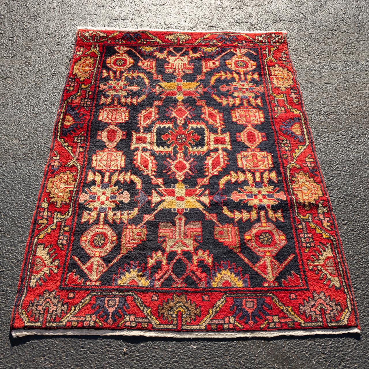 HAND WOVEN ZANJAN RUG, 3' 5" X 4'