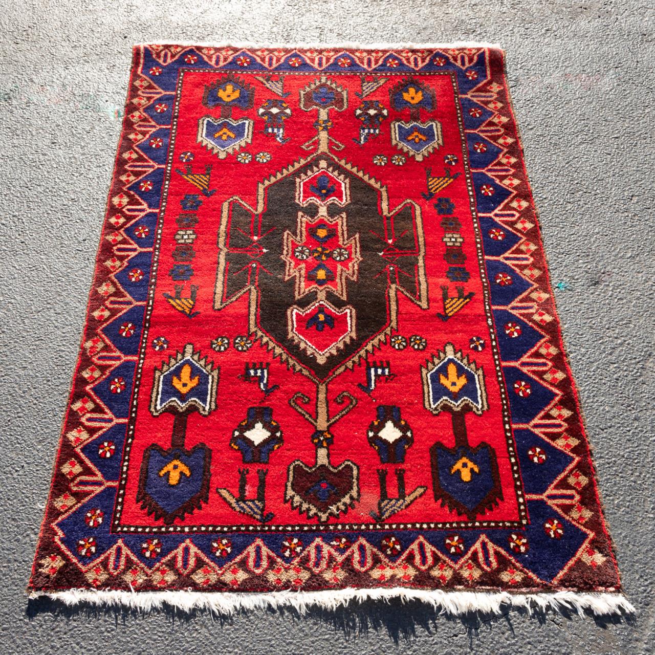 HAND WOVEN ZANJAN RUG, 3' 7" X 4'