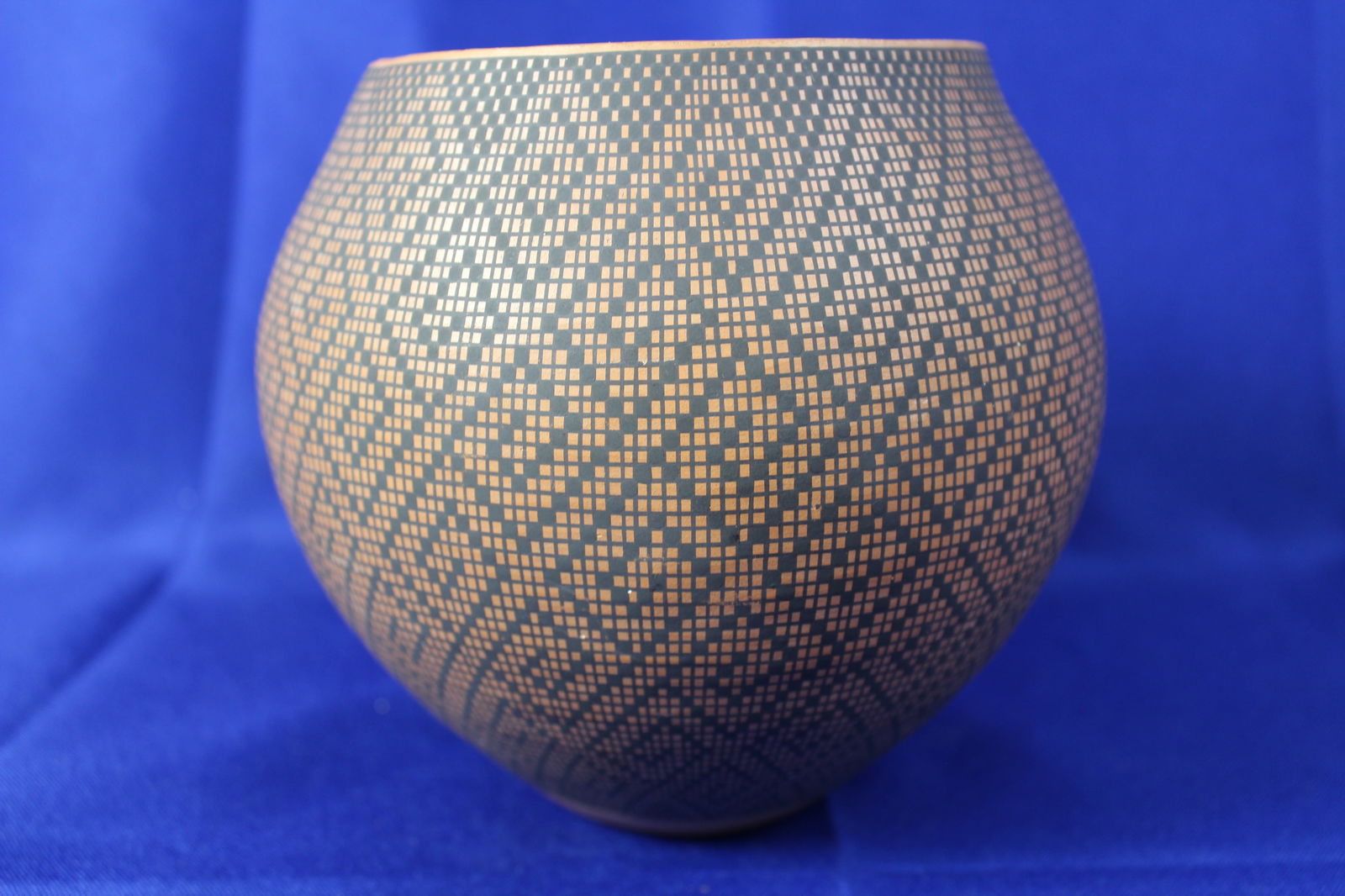 HANDCRAFTED NATIVE ACOMA
