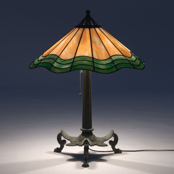 HANDEL LAMP 25 ½" x 20" Slag