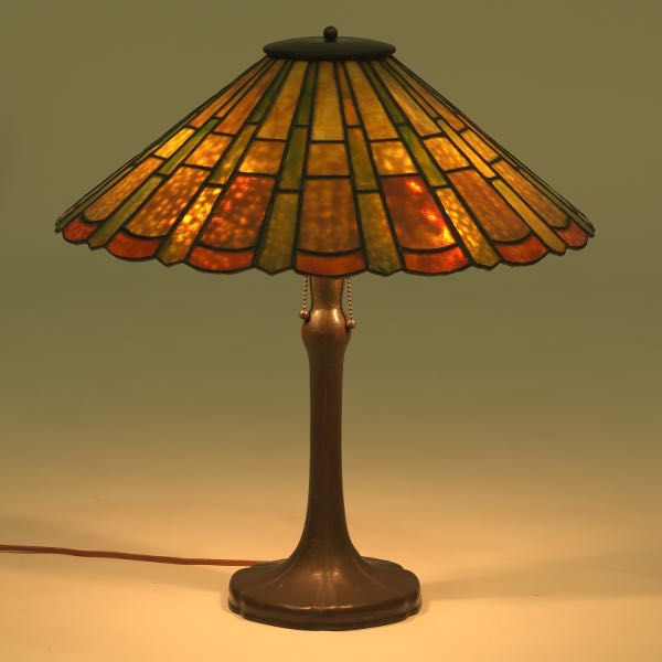 HANDEL LEADED GLASS LAMP 21" x 19¼"