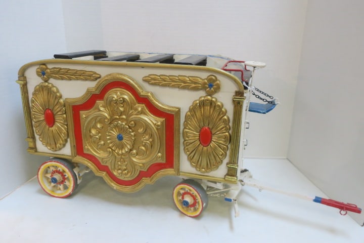 HANDMADE WOODEN MINIATURE CIRCUS