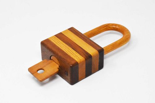 HANDMADE WOODEN WORKING PADLOCK &