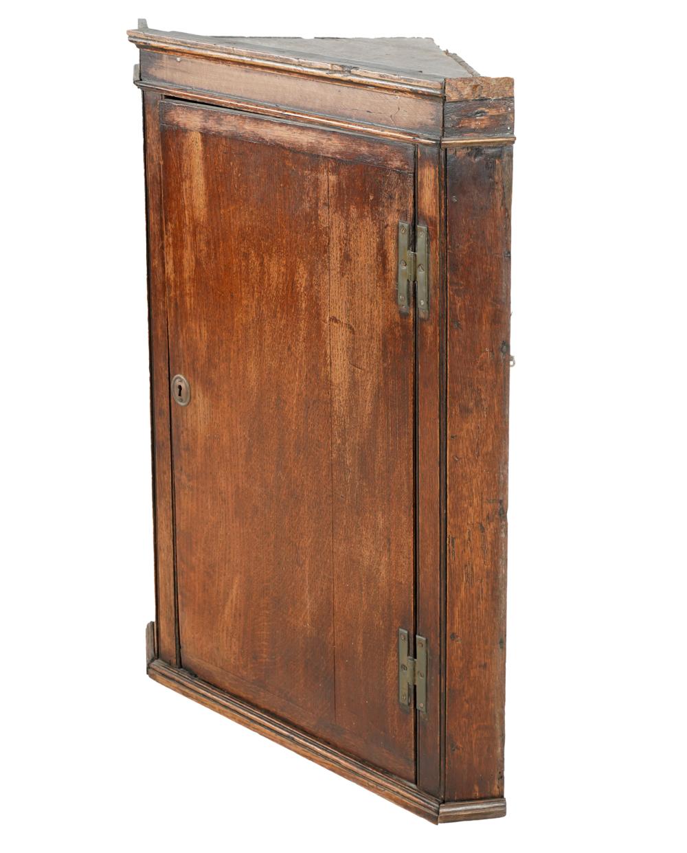 HANGING CORNER CABINETthe hinged
