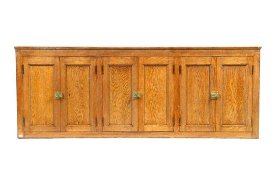 HANGING OAK KITCHEN CUPBOARD. 