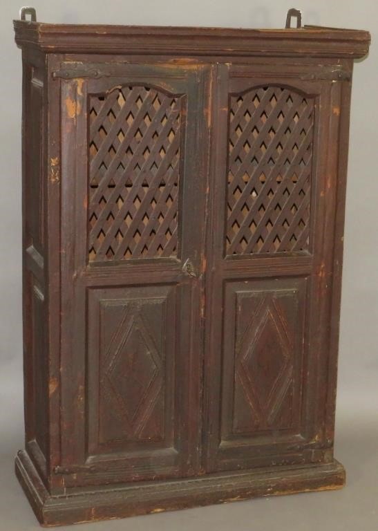 HANGING WALL CABINETca. 1700; paint