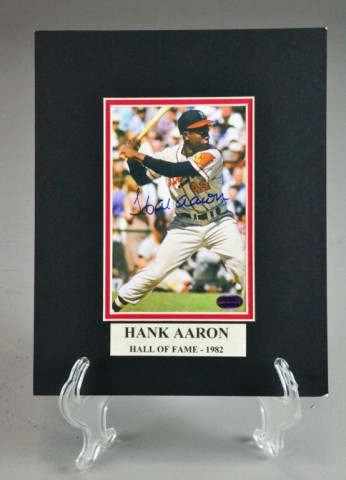 HANK AARON AUTOGRAPHED PHOTO -