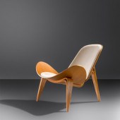 Hans J. Wegner
(1914-2007)
She