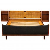 HANS J. WEGNER, BED, MODEL GE