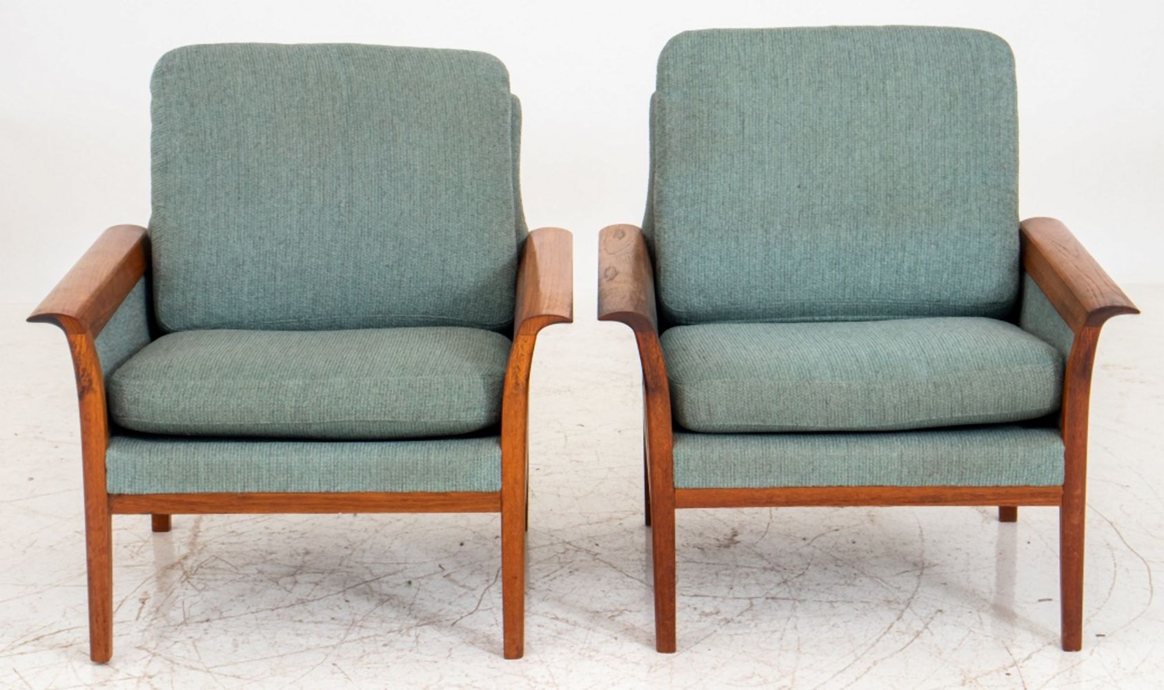 HANS OLSEN  DANISH MODERN ARM