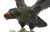 HARDSTONE EAGLE SCULPTURE ON R