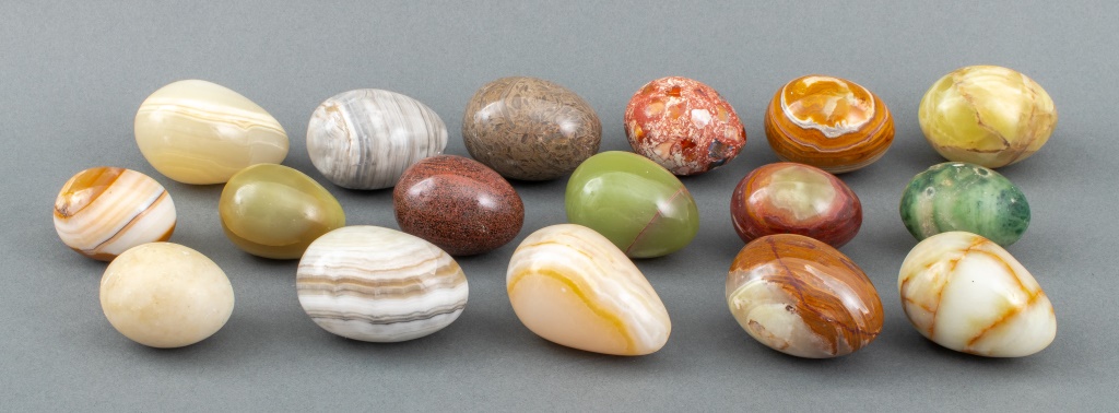 HARDSTONE EGG FORM MINERAL