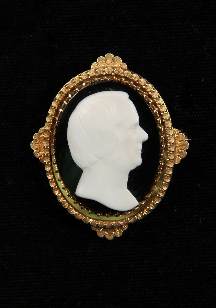 HARDSTONE PORTRAIT CAMEO- mounted