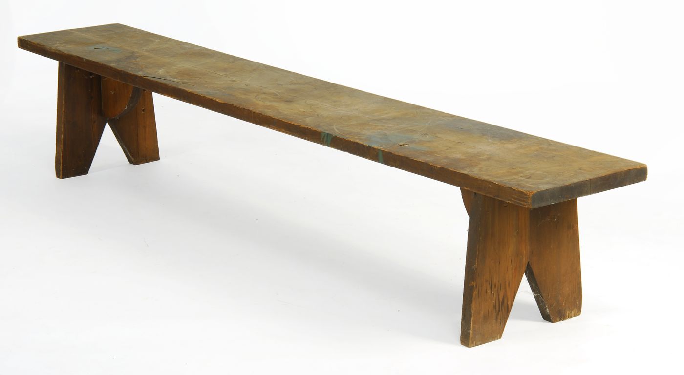 HARDWOOD BENCH WITH BOOTJACK