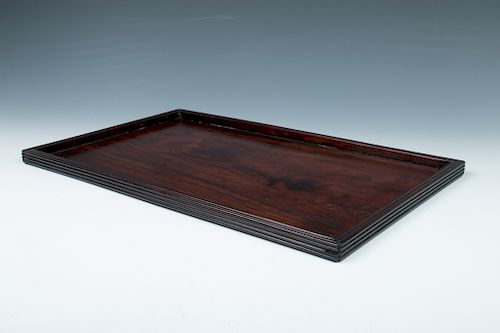 HARDWOOD TRAYOf rectangular form