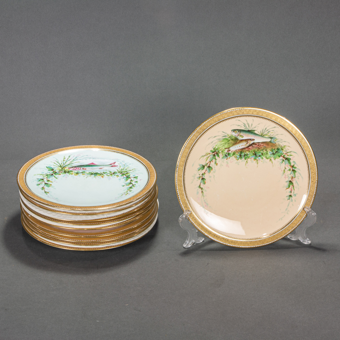 HARLEQUIN SET OF 10 ROYAL CROWN