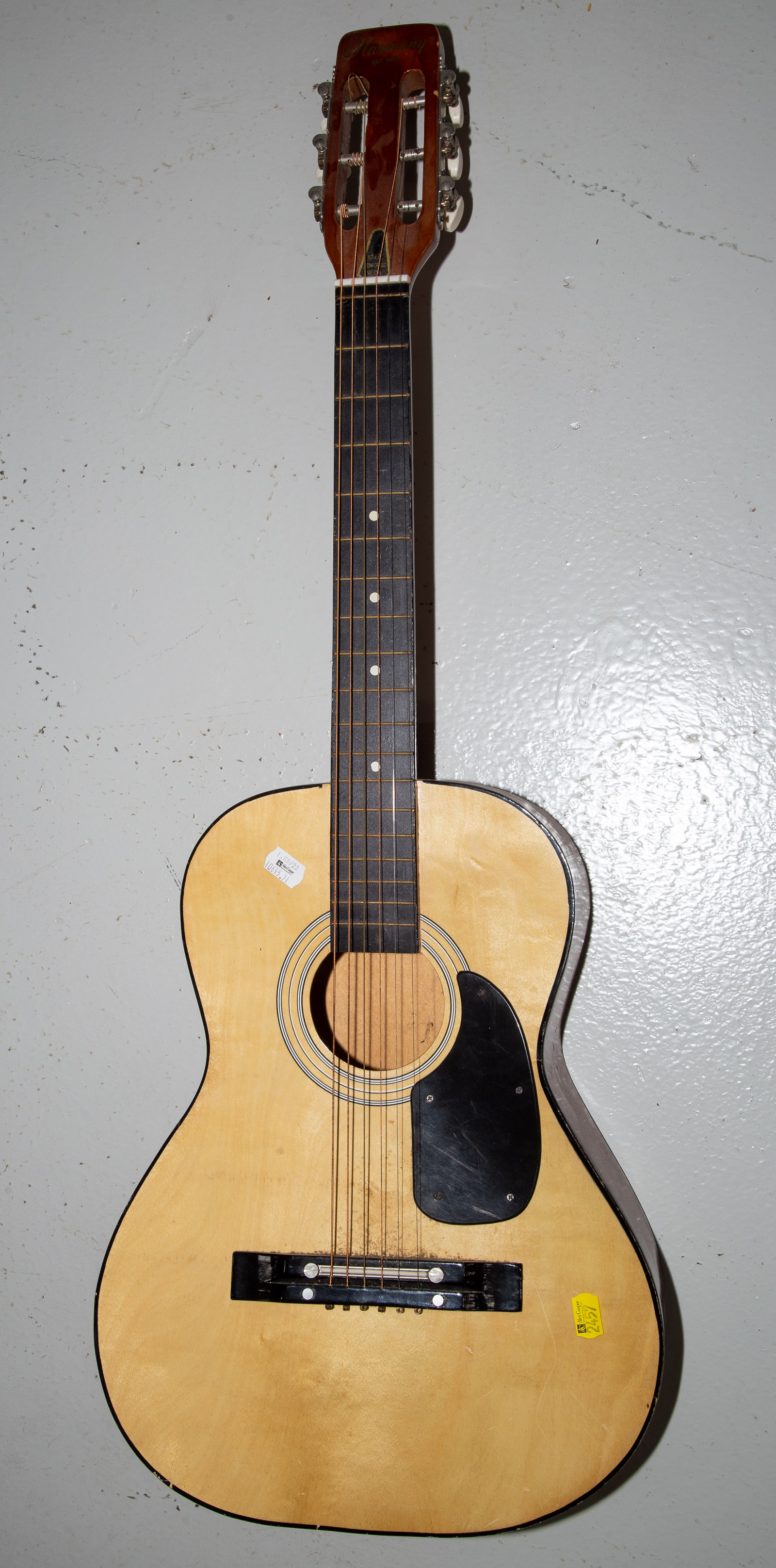HARMONY ACOUSTIC GUITAR .