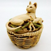 HARMONY KINGDOM TRINKET BOX, C