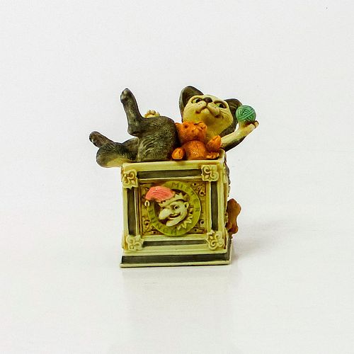 HARMONY KINGDOM TRINKET BOX,