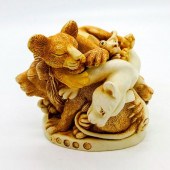 HARMONY KINGDOM TRINKET BOX, F