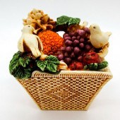 HARMONY KINGDOM TRINKET BOX, P