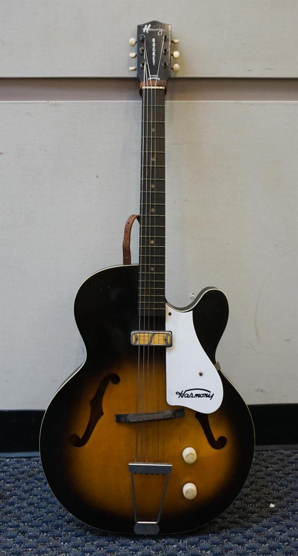 HARMONY ROCKET GUITARHarmony Rocket