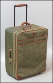 HARTMANN ROLLING SUITCASE. Con