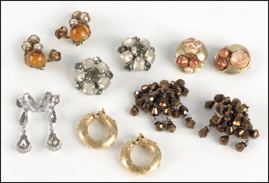 HATTIE CARNEGIE WHITE RHINESTONE